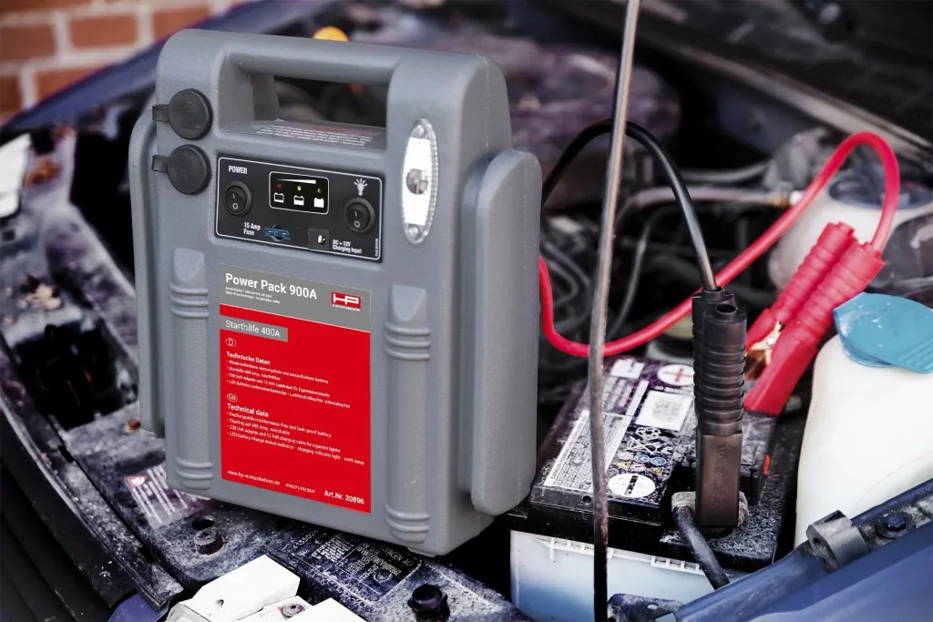 Powerpack 900 A - 15 AH - 12 Volt - 3 in 1 - Jump Starter - Work Light - Energy Station
