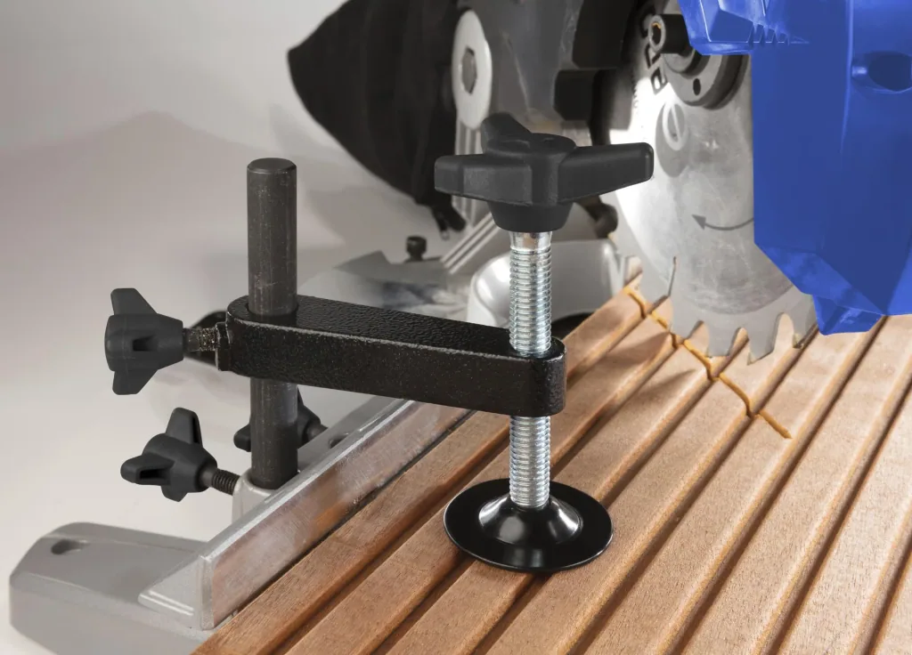 Tafel-afkort- en verstekzaag TKG 210/30, 1200 watt