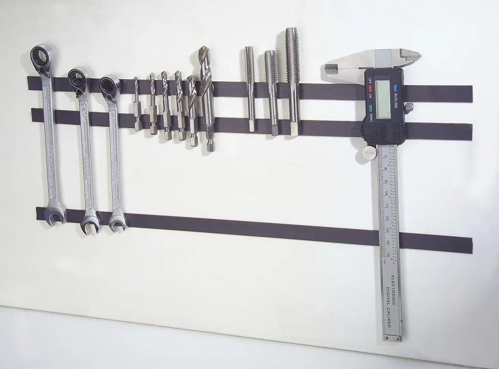 Zelfklevende magnetische tape 10 m