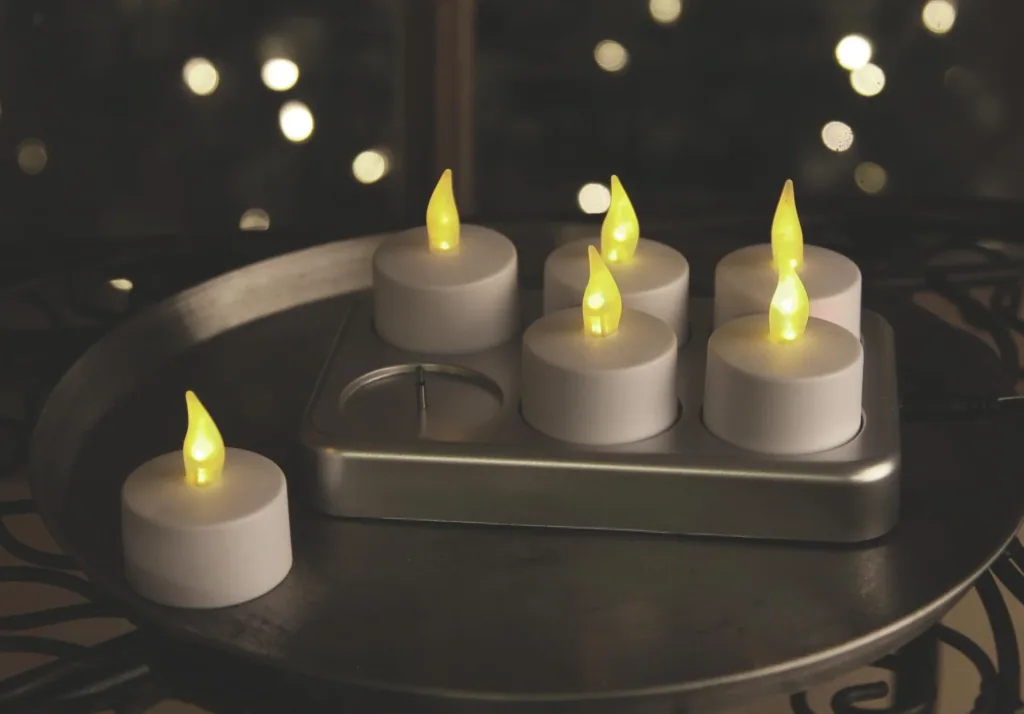 LED tealight set - 6 pieces, with charging station, white