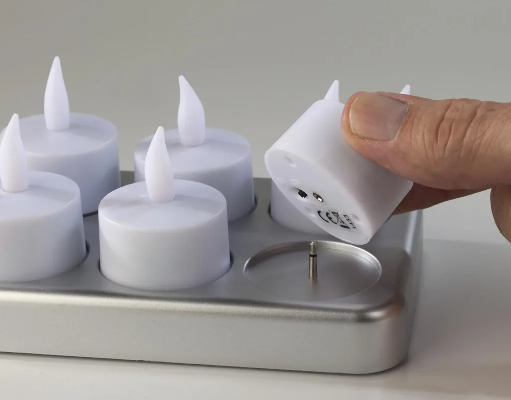 LED tealight set - 6 pieces, with charging station, white