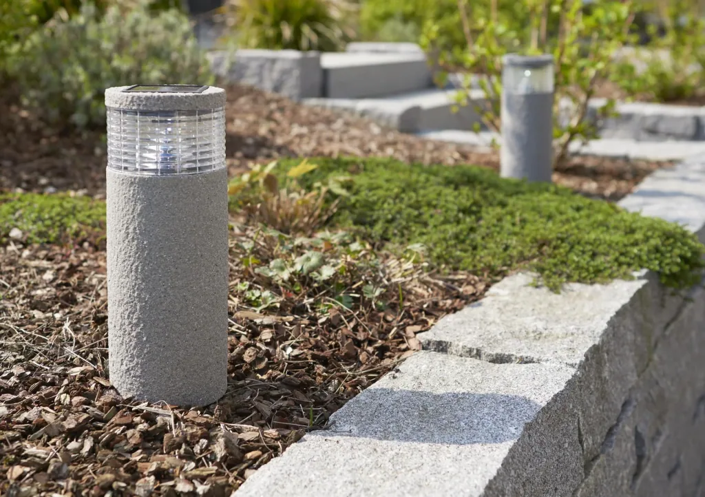 Solar garden light in a modern stone look - 2 pieces