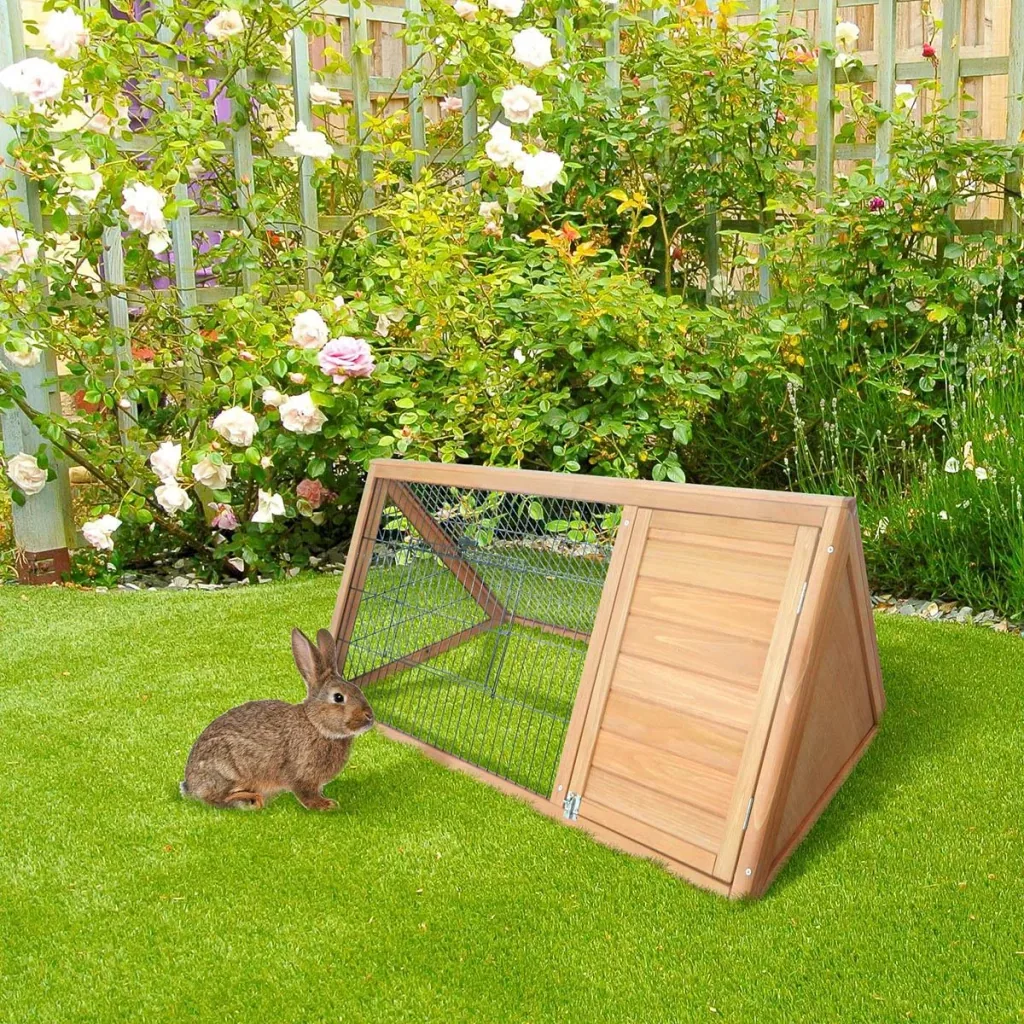 Triangular small animal hutch with outdoor enclosure, yellow, 116 x 62.2 x 52.5 cm