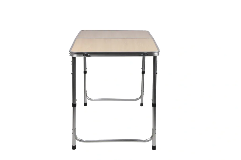 Foldable camping table