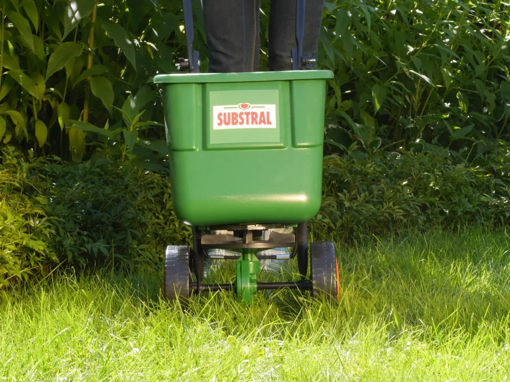 Lawn fertilizer with weed killer 5 kg