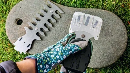 EasyShear cordless shrub and grass shears set