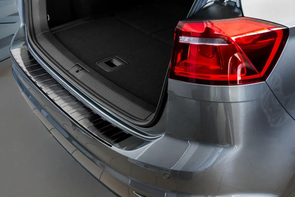 Stainless steel loading sill protector for VW Sportsvan - graphite / black, built from 2014>
