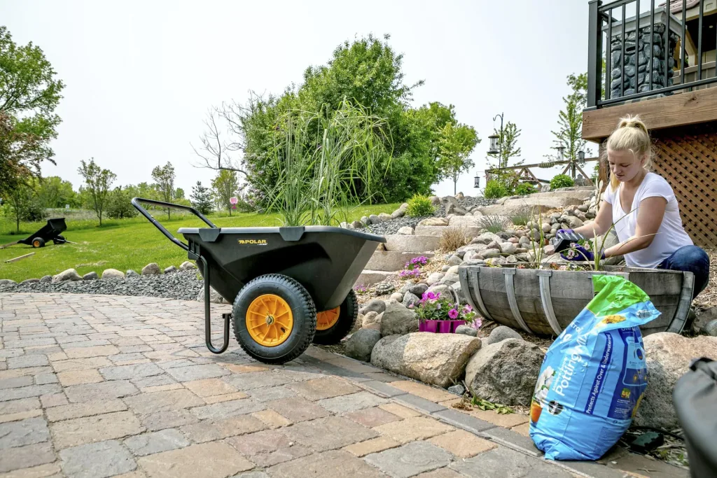 Kruiwagen Cub Cart 198L 71×127×74 cm Zwart – 181 kg draagvermogen, massieve rubberen wielen