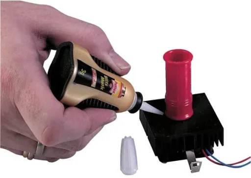 Universal superglue 3 g for metal, wood, leather, rubber and much more.