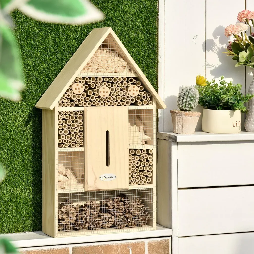 Insect hotel Insect house with 5 floors Metal grid Bee hotel made of natural materials for beetles, bees, wasps and