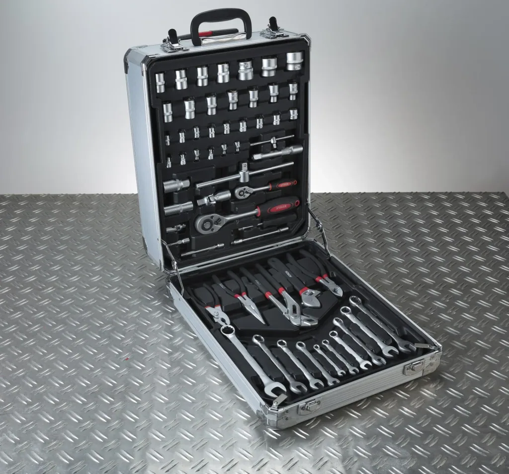 Tool case on wheels 186 pieces