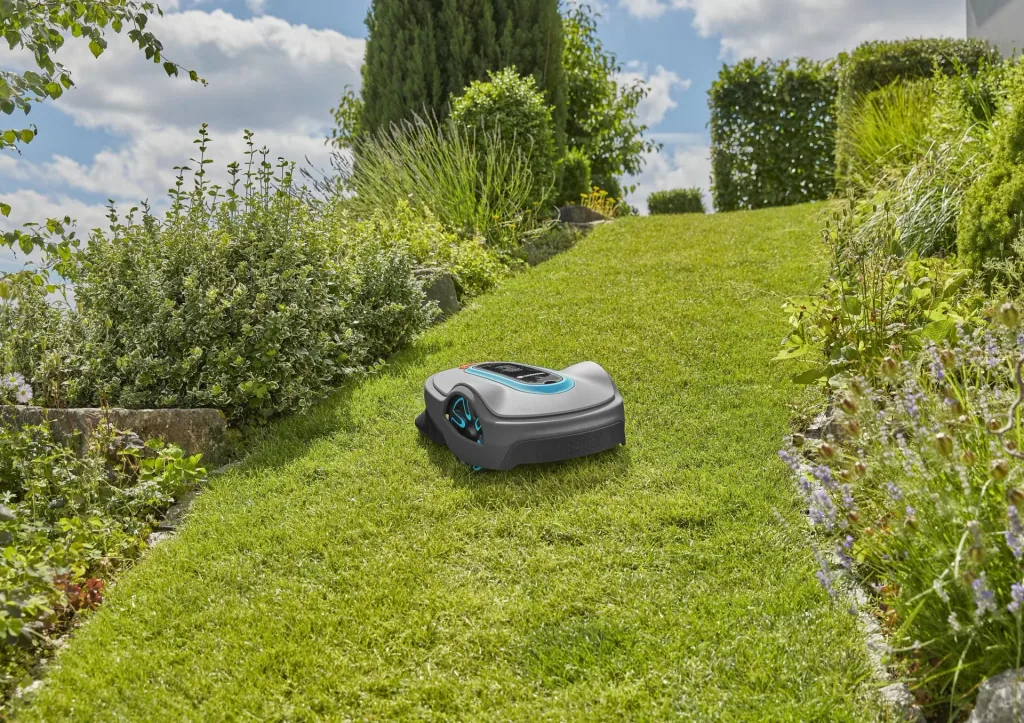 Robotic lawnmower smart SILENO life, 750 m² set