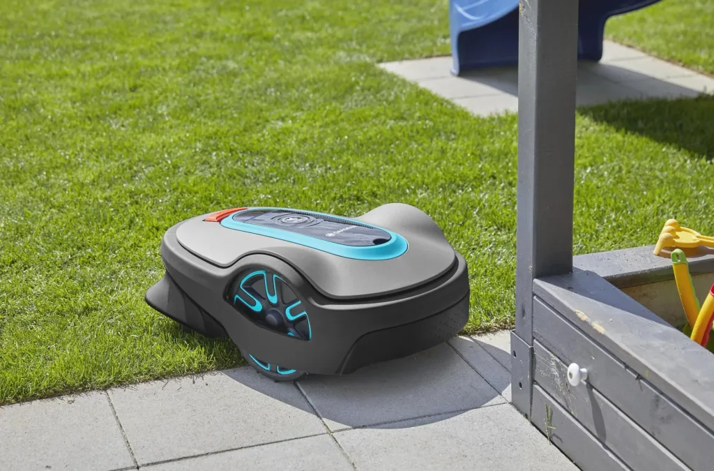 Robotic lawnmower smart SILENO life, 750 m² set