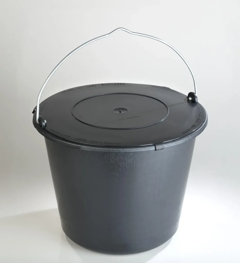 Lid for 12 liter construction bucket