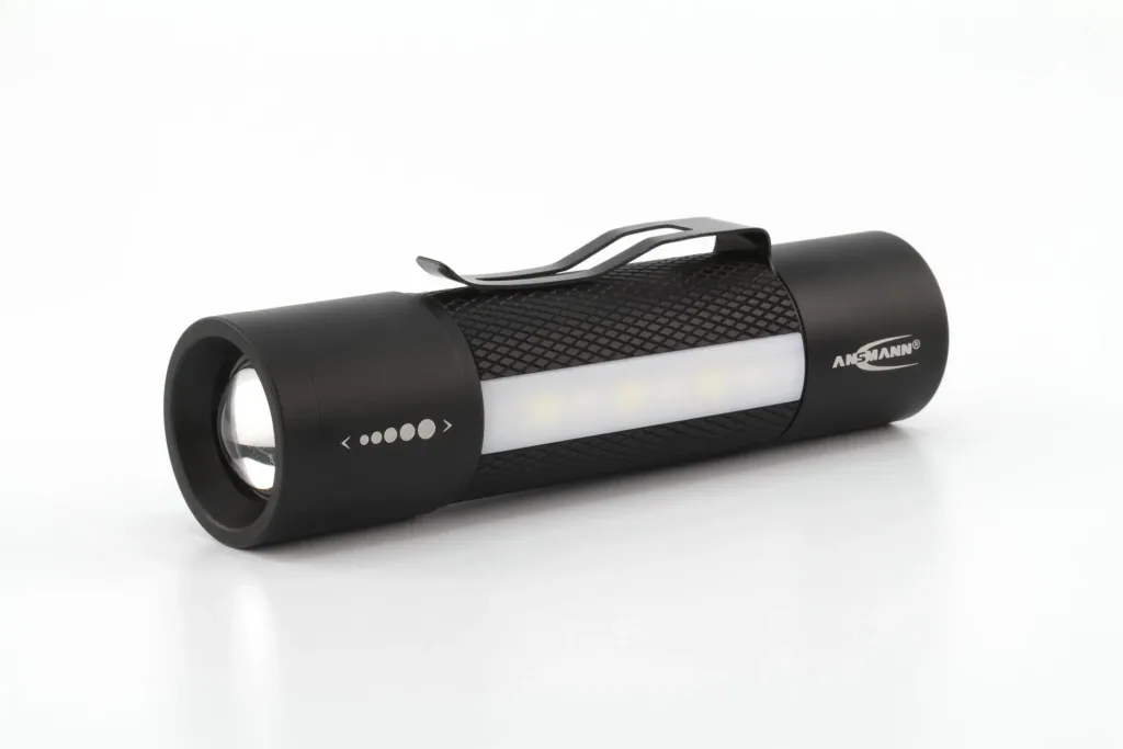 Multifunctional flashlight 3-in-1 - focusable flashlight, work light and signal light