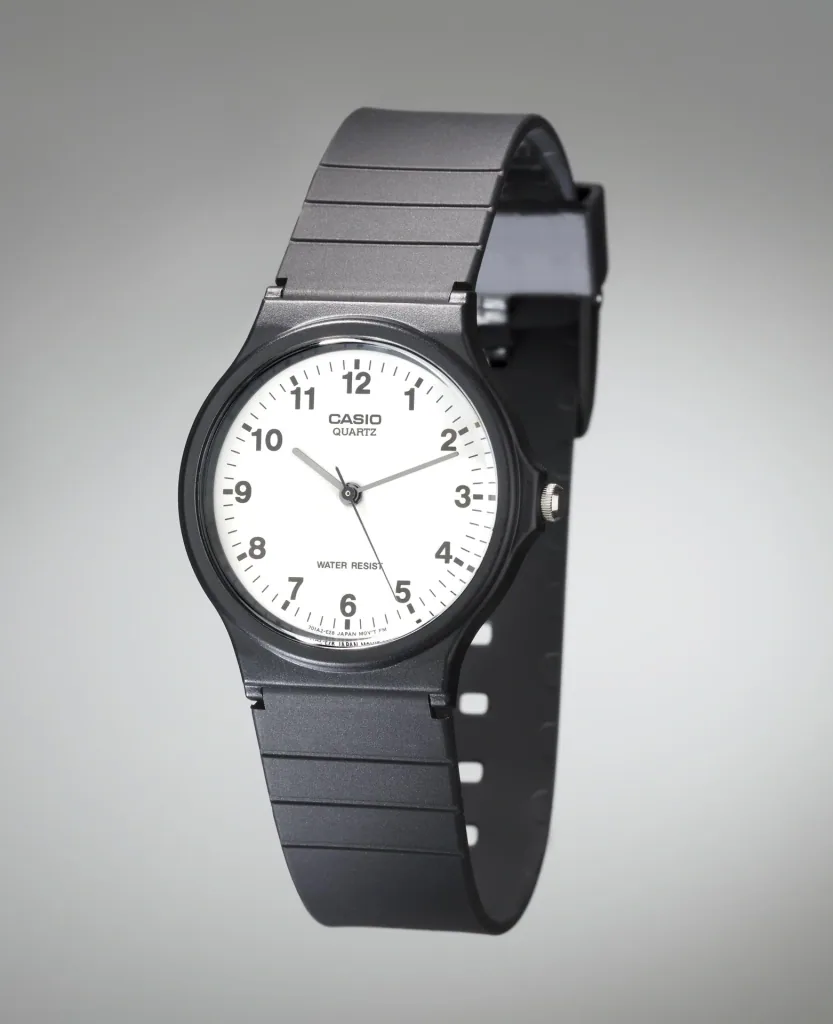 Unisex wristwatch with quartz movement