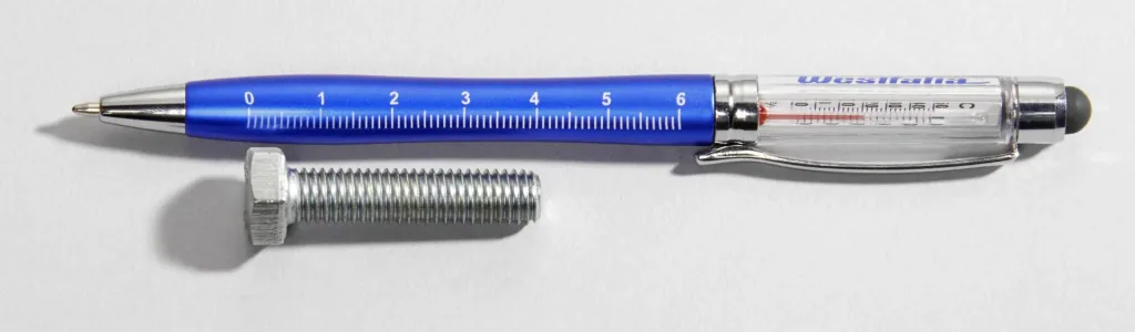 Ballpoint pen with thermometer