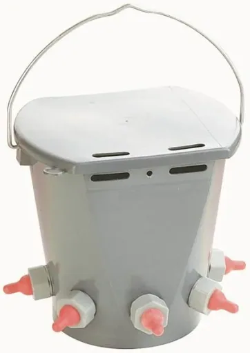 Lambing bar with 5 suckling points