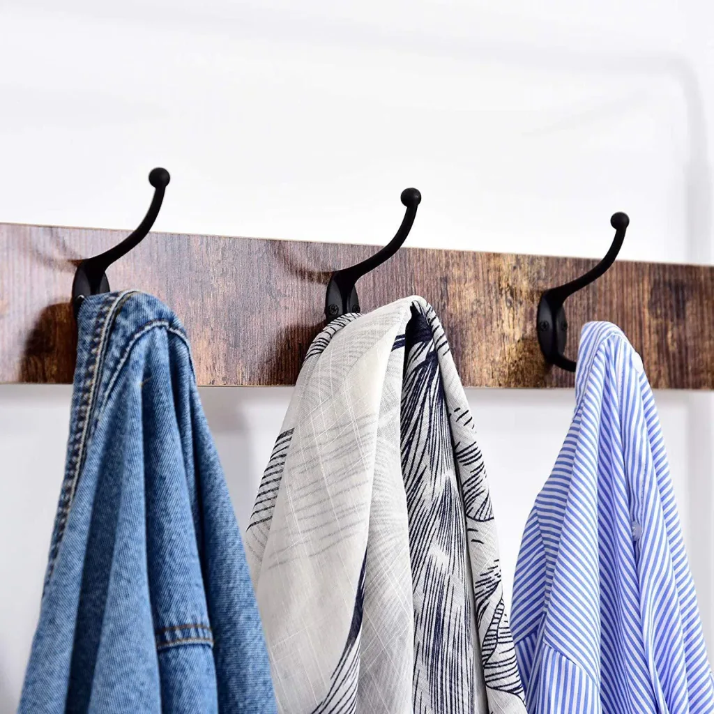 Clothes rack with shoe bench