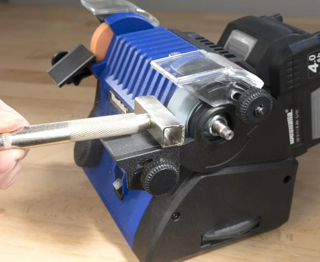 Diamond grinding wheel dresser