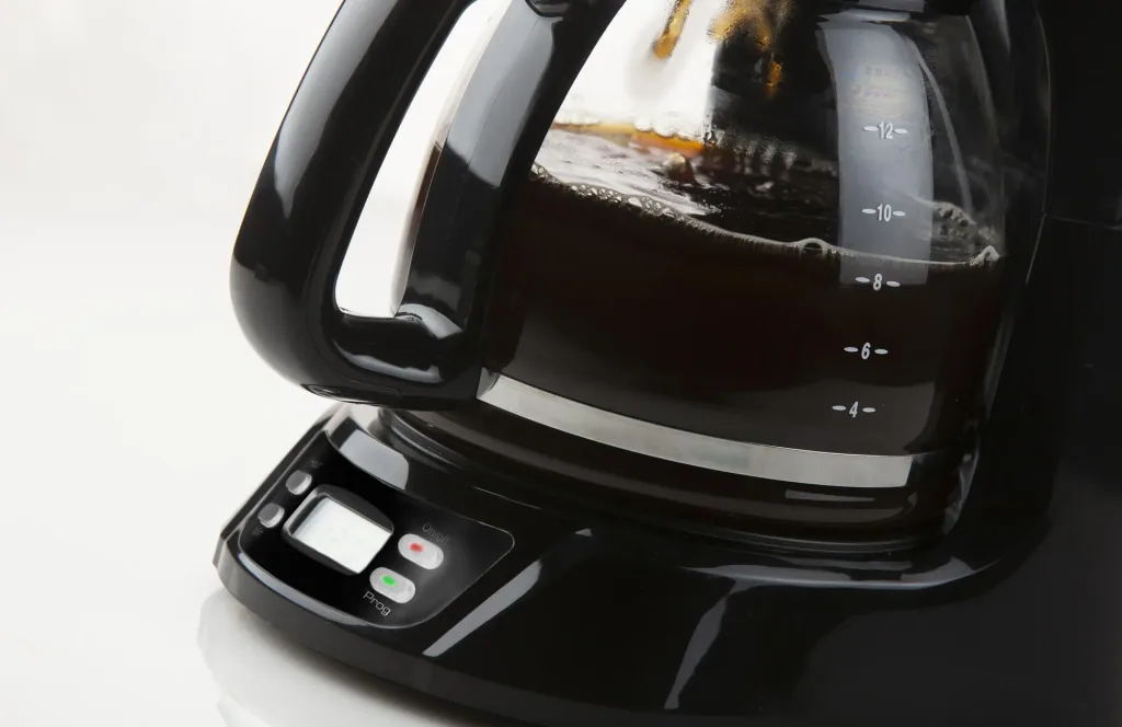 Coffee machine "DO1065K", with timer, 12 cups, 1.5 liters, 1000 watts