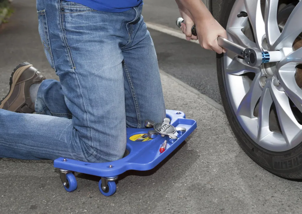 Knee scooter