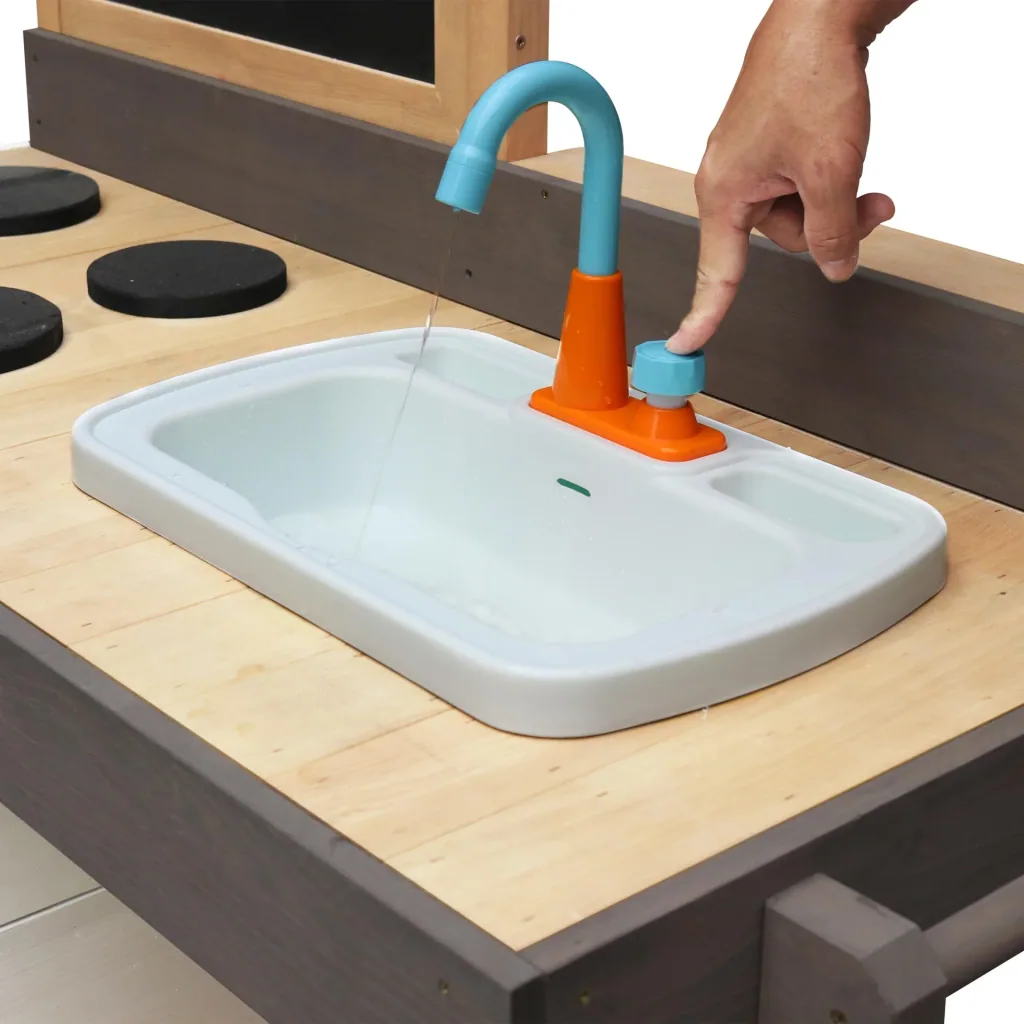 Play kitchen sink with accessories
