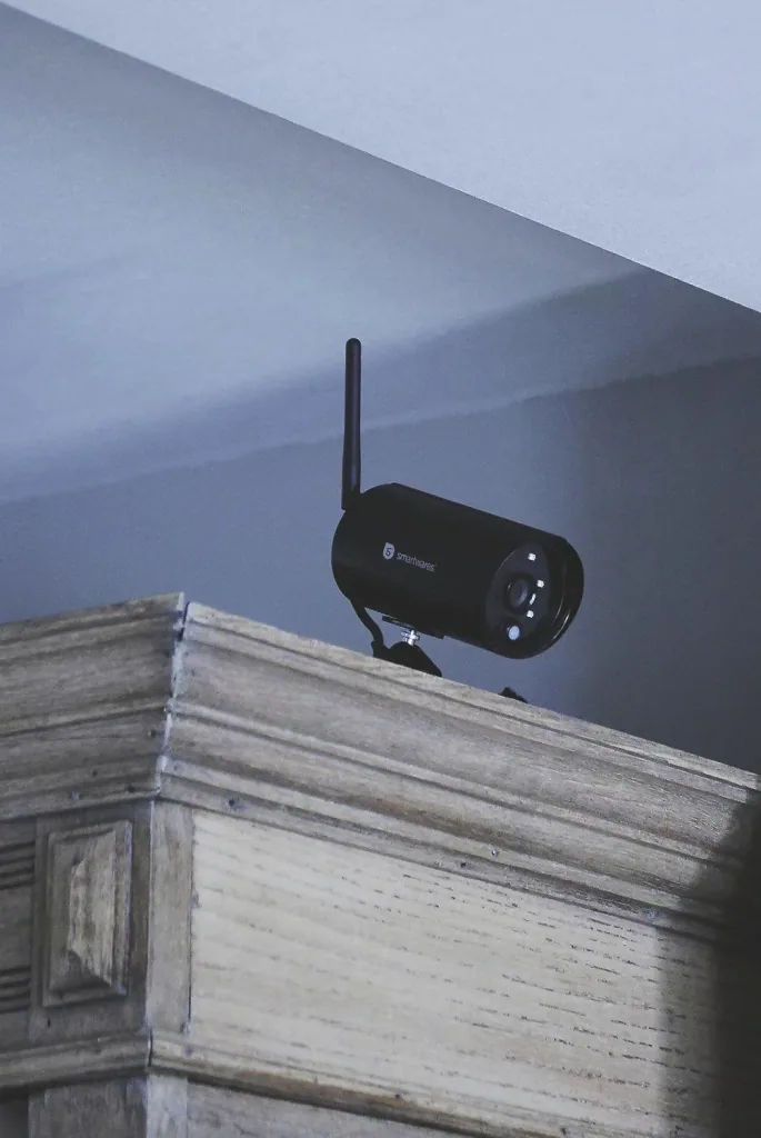 Wireless 4-channel camera security system "WDVR720S" with 2 outdoor cameras