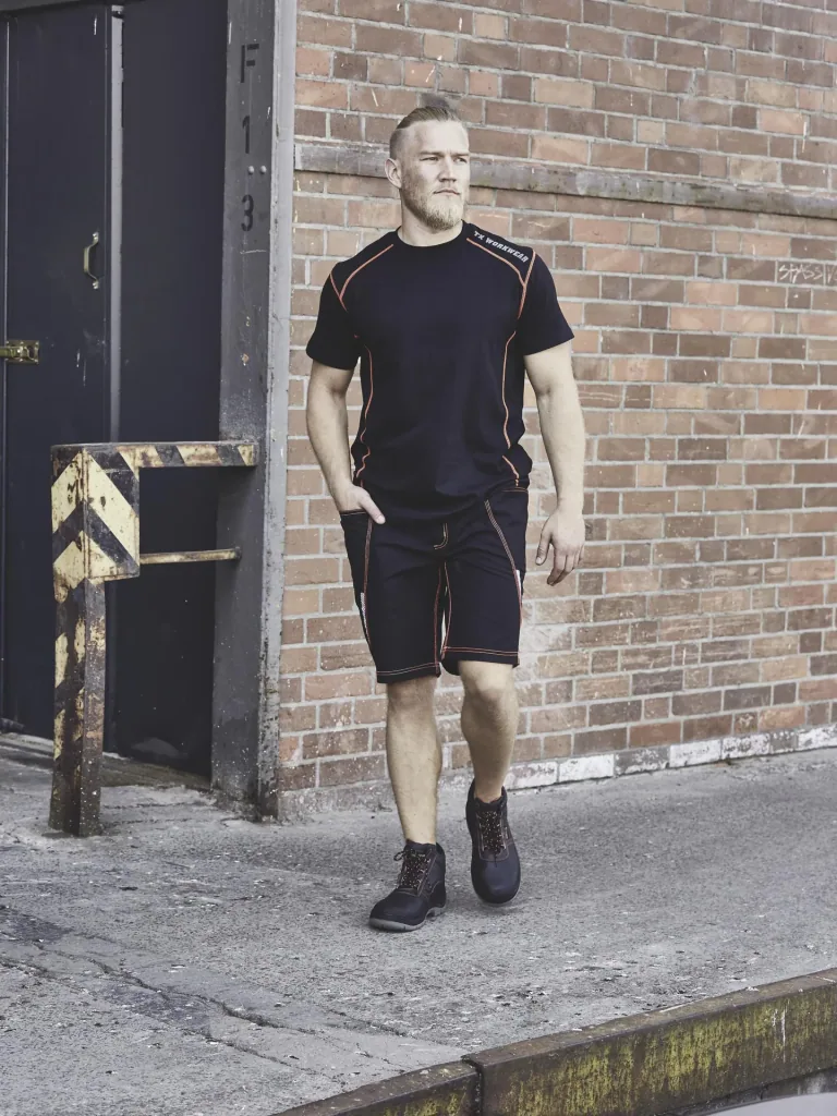 T-shirt, color black/red, size M