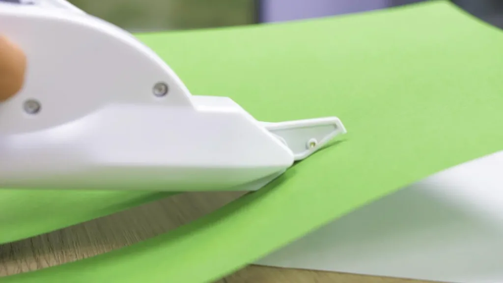 Automatic scissors