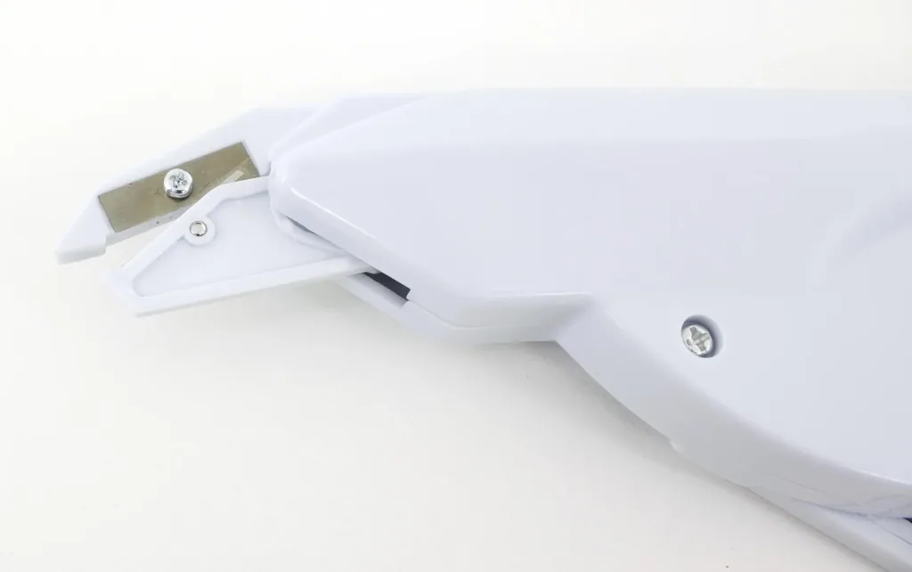 Automatic scissors