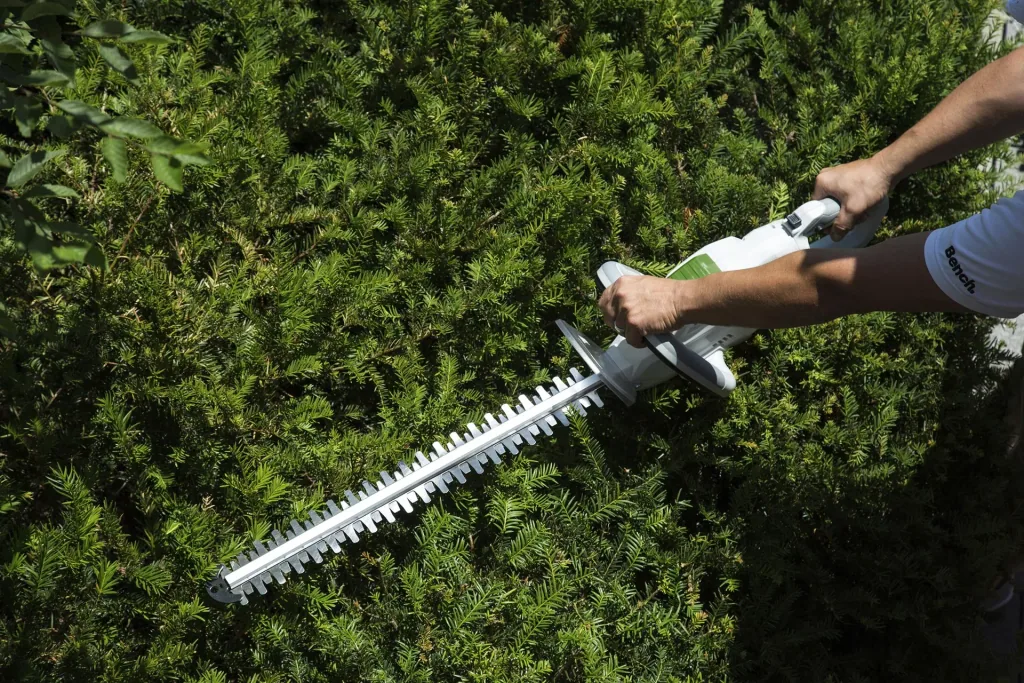 Cordless hedge trimmer GM AHS 4054 - with battery and charger