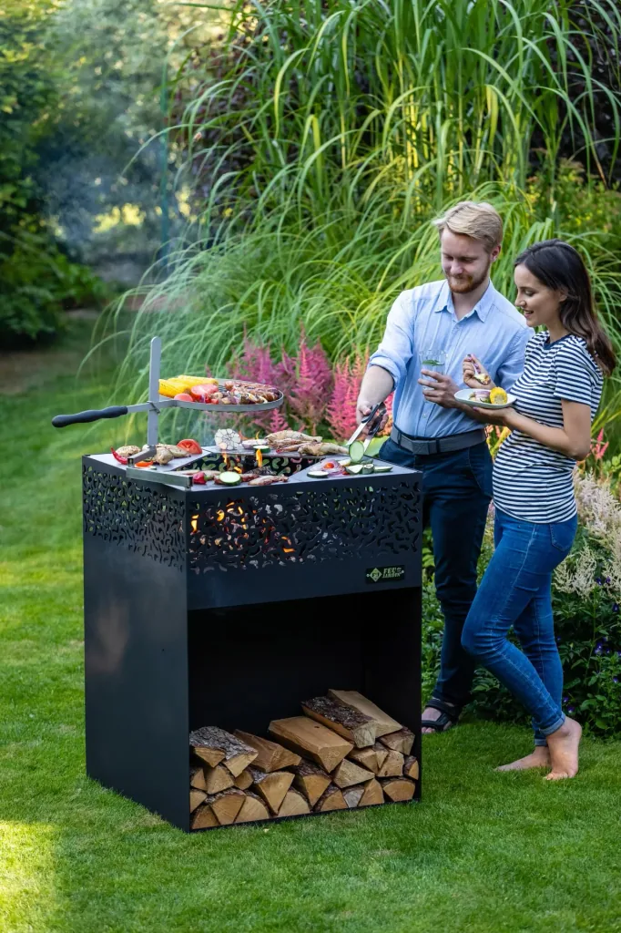 Grill CUBE 1000 black with grill grate Ø38, swivel arm and metal cover