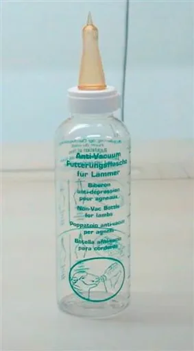 Lambs bottle 500 ml complete with teat