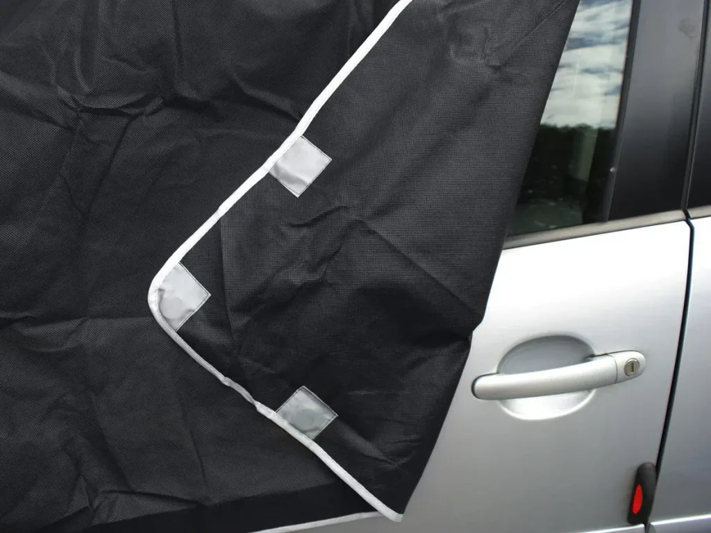 Window cover for cars - universal, magnetic