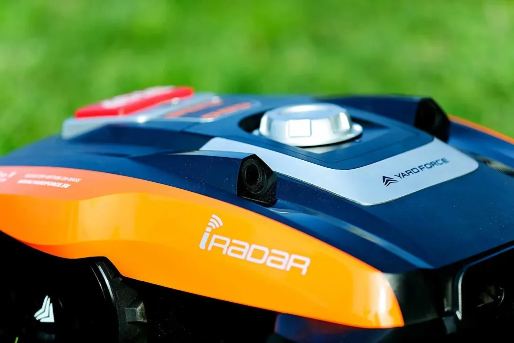 Robotic lawnmower Compact 400RiS - up to 400 m²