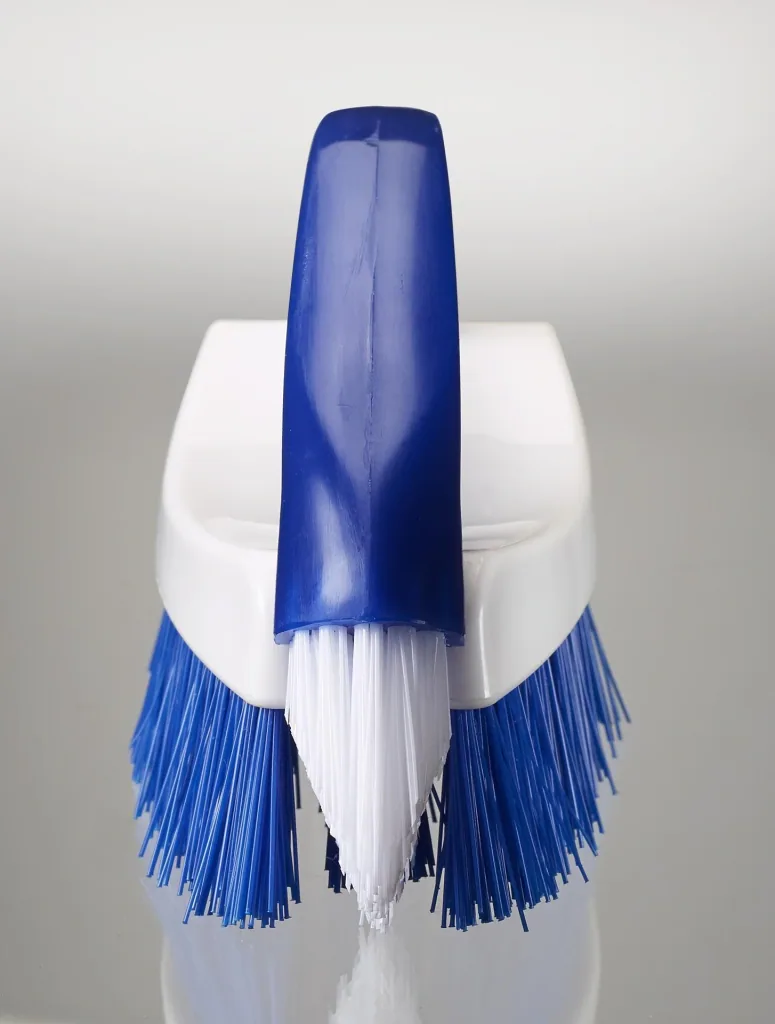 2-in-1 grout/tile brush