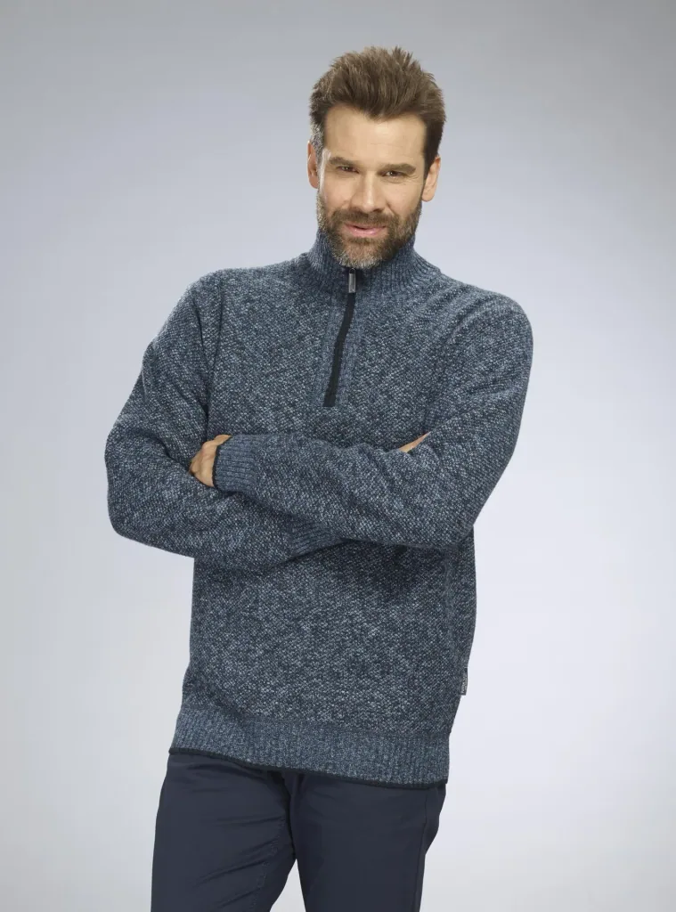 Knitted sweater, color navy, size M