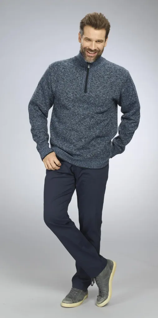 Knitted sweater, color navy, size M