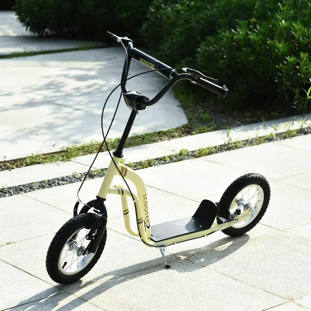 Scooter with handbrake