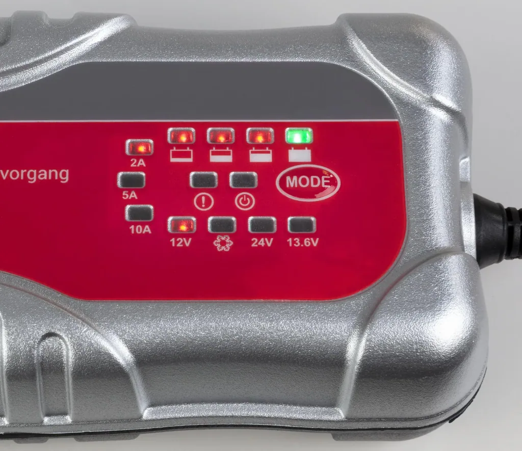 Microprocessor battery charger Smart - 12 / 24 Volt