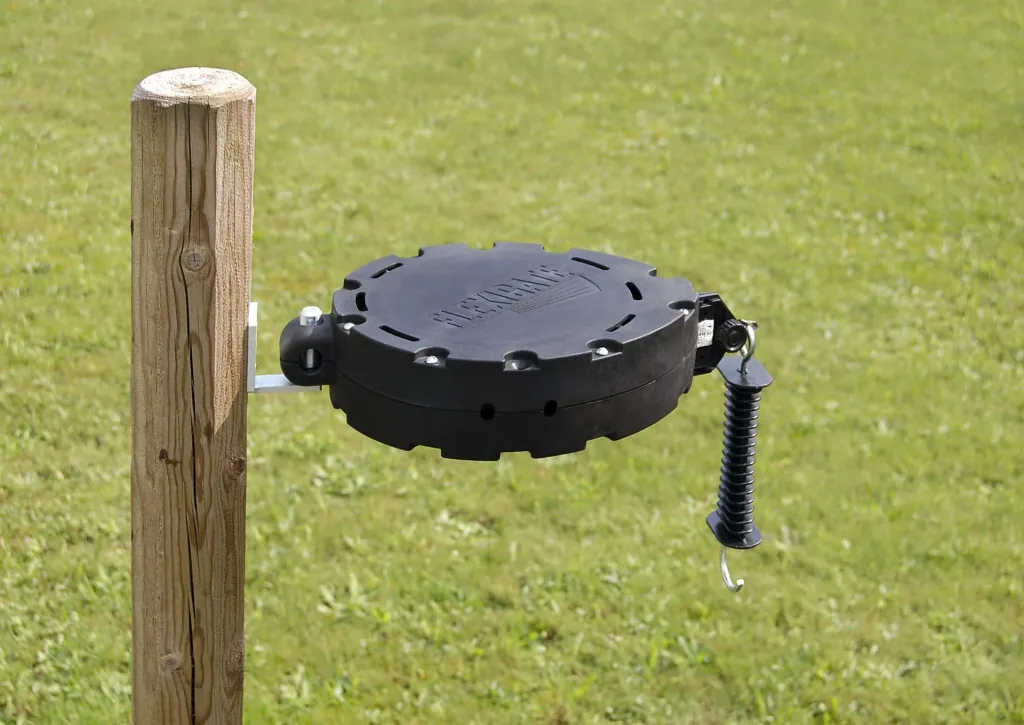 "Flexigate", the flexible gate system, 19 m long, 20 mm wide