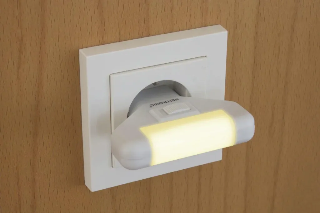LED night light with switch and 5 LEDs, 1 watt