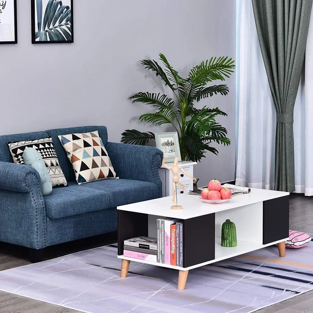 Coffee table with 3 compartments