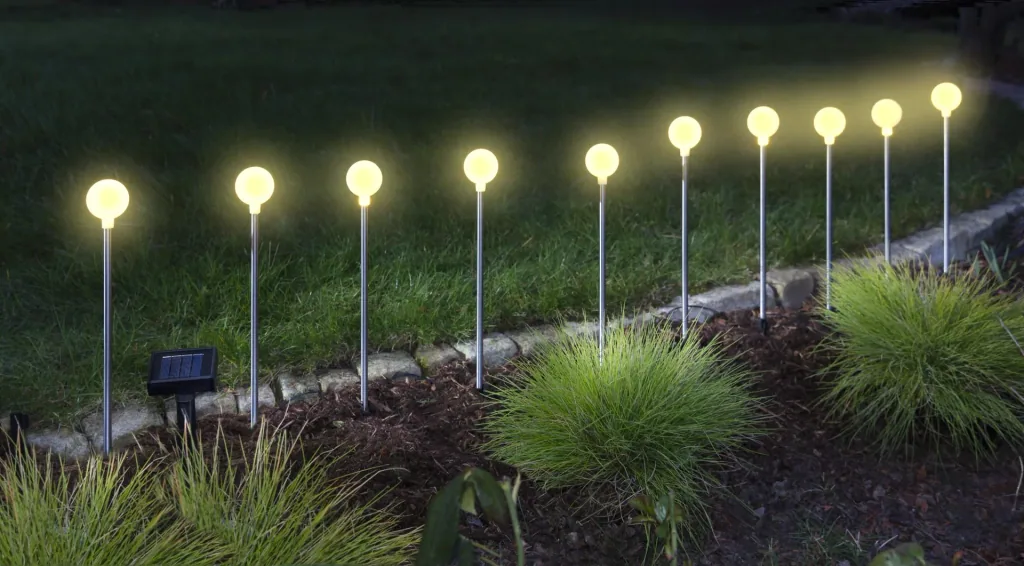 Solar ball light chain with solar panel, warm white