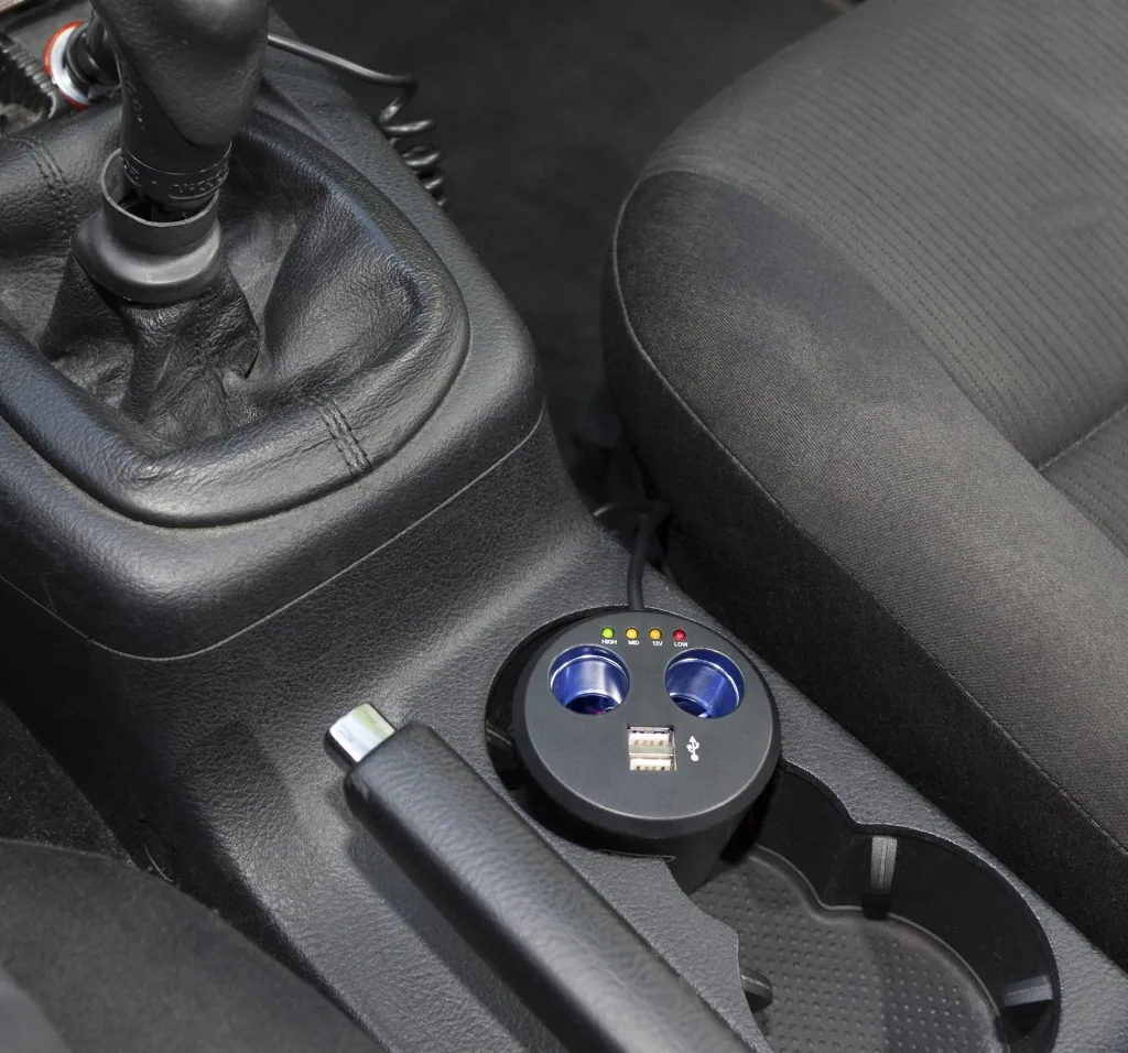 Car multi-socket with USB double port, 12 Volt