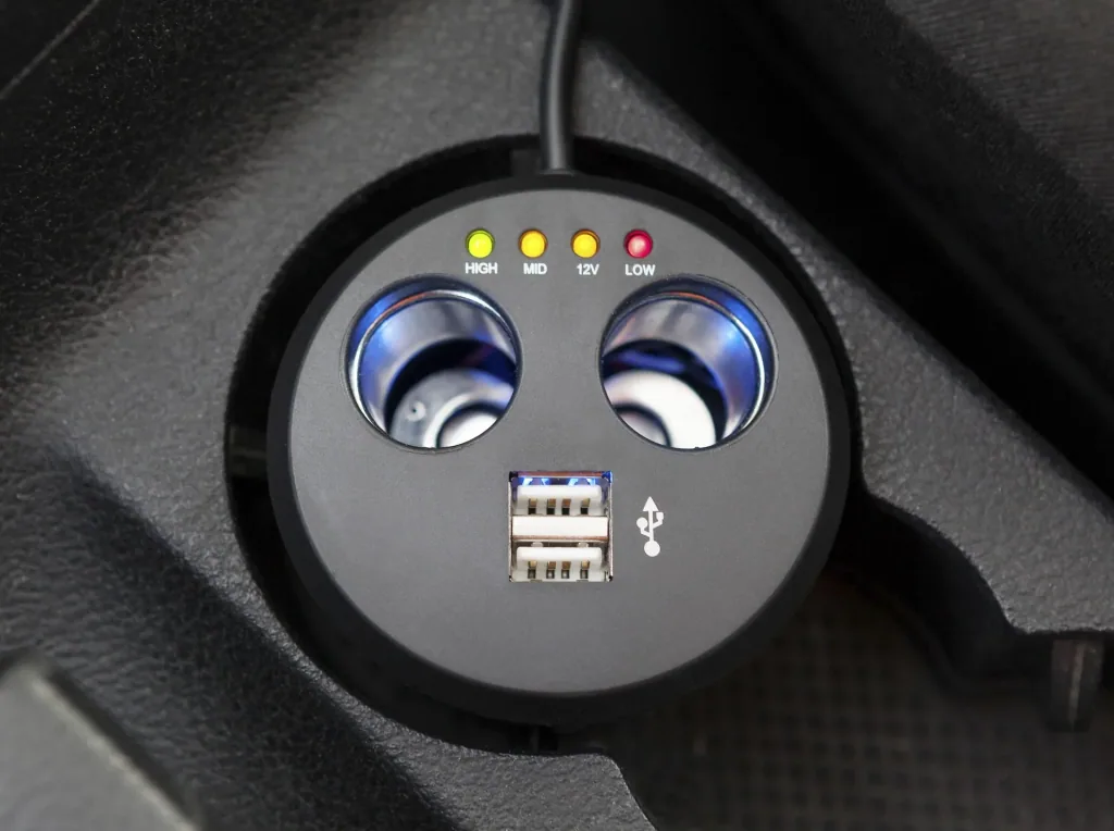 Car multi-socket with USB double port, 12 Volt