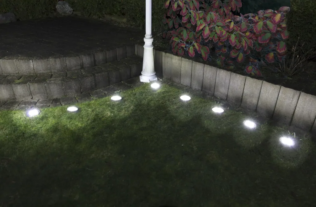 Solar patio lights - 8 pieces