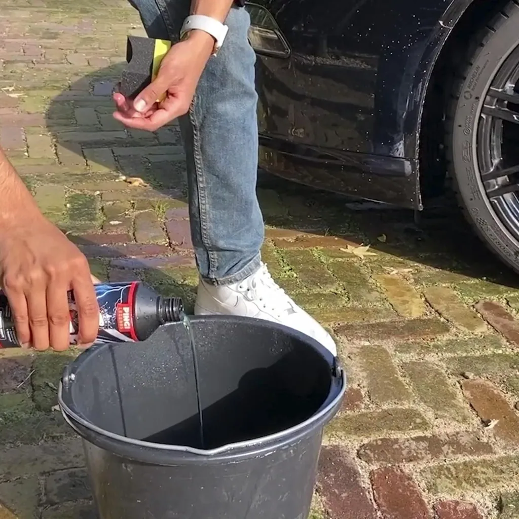Rim and tire cleaning set