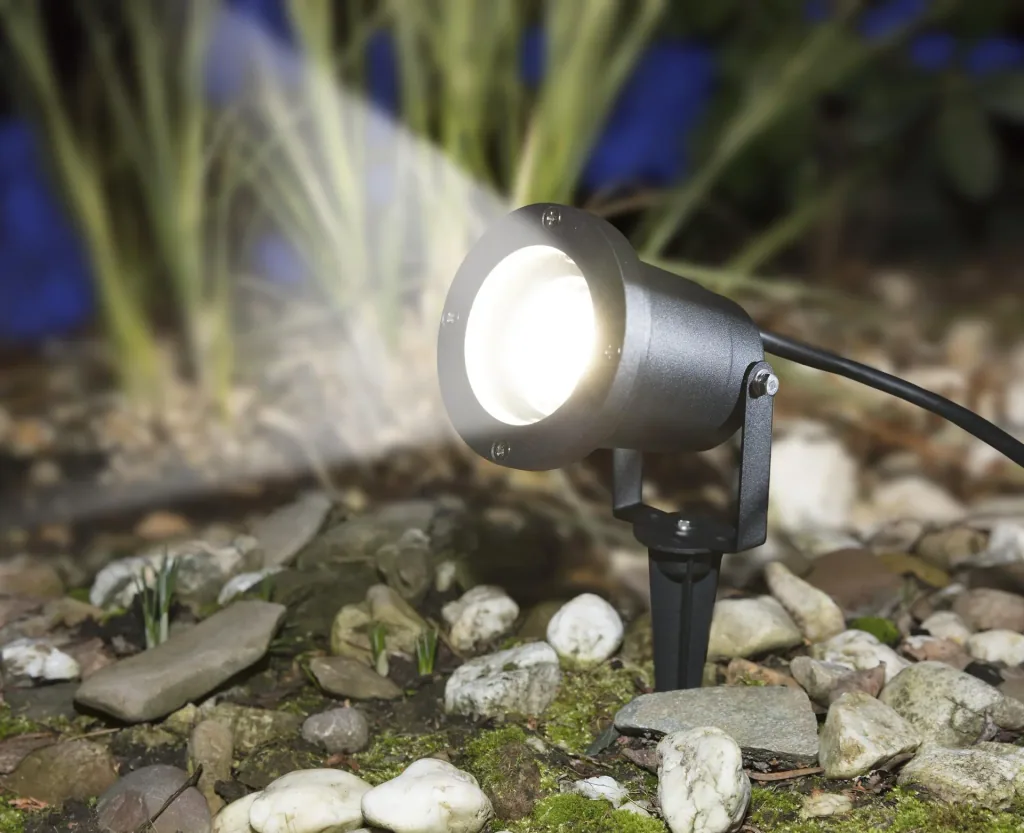 Outdoor spotlight made of aluminum with 3 watt LED